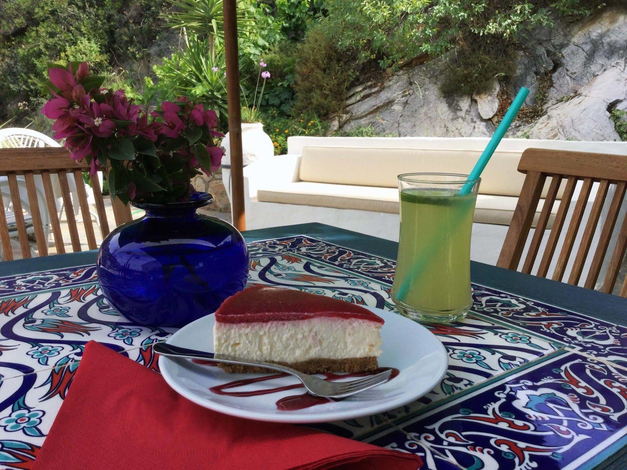 Hotel Villa Tokur Datça Exteriör bild